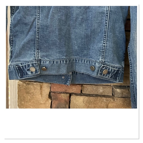 LIVERPOOL Women's Jean Jacket - Picture 7 of 9